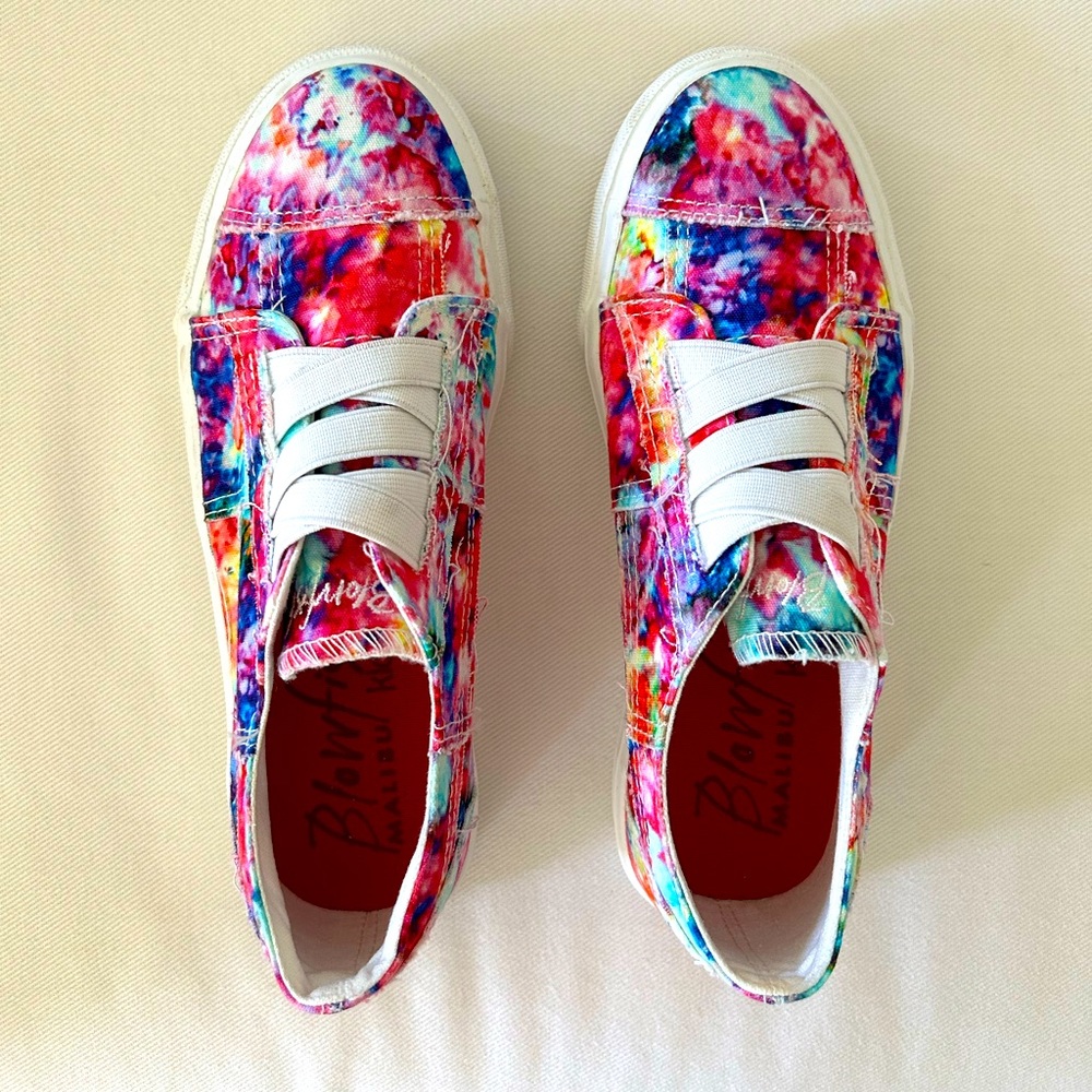 NWOT Girls Tie-Dye Sneakers